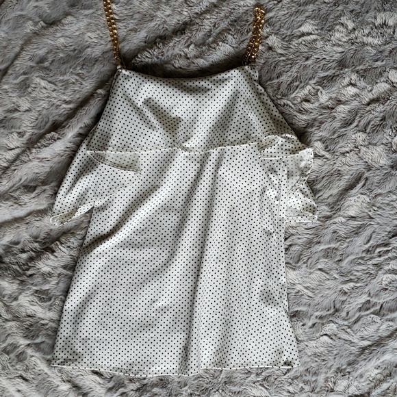⛔Gone to Goodwill ⛔Ruffle and Chain Top - Picture 2 of 7